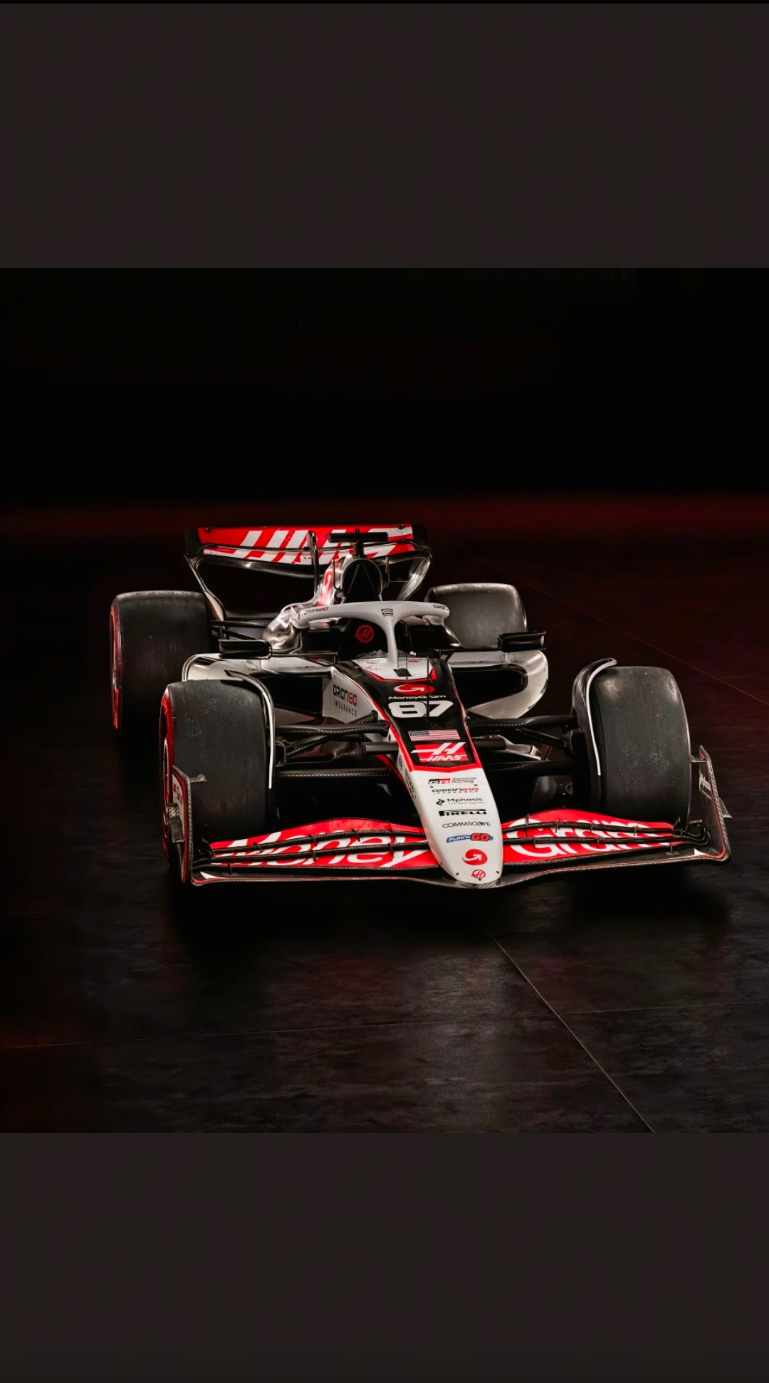 开云体育官网-阿斯顿马丁完胜哈斯车队，皮亚斯特里点燃赛场