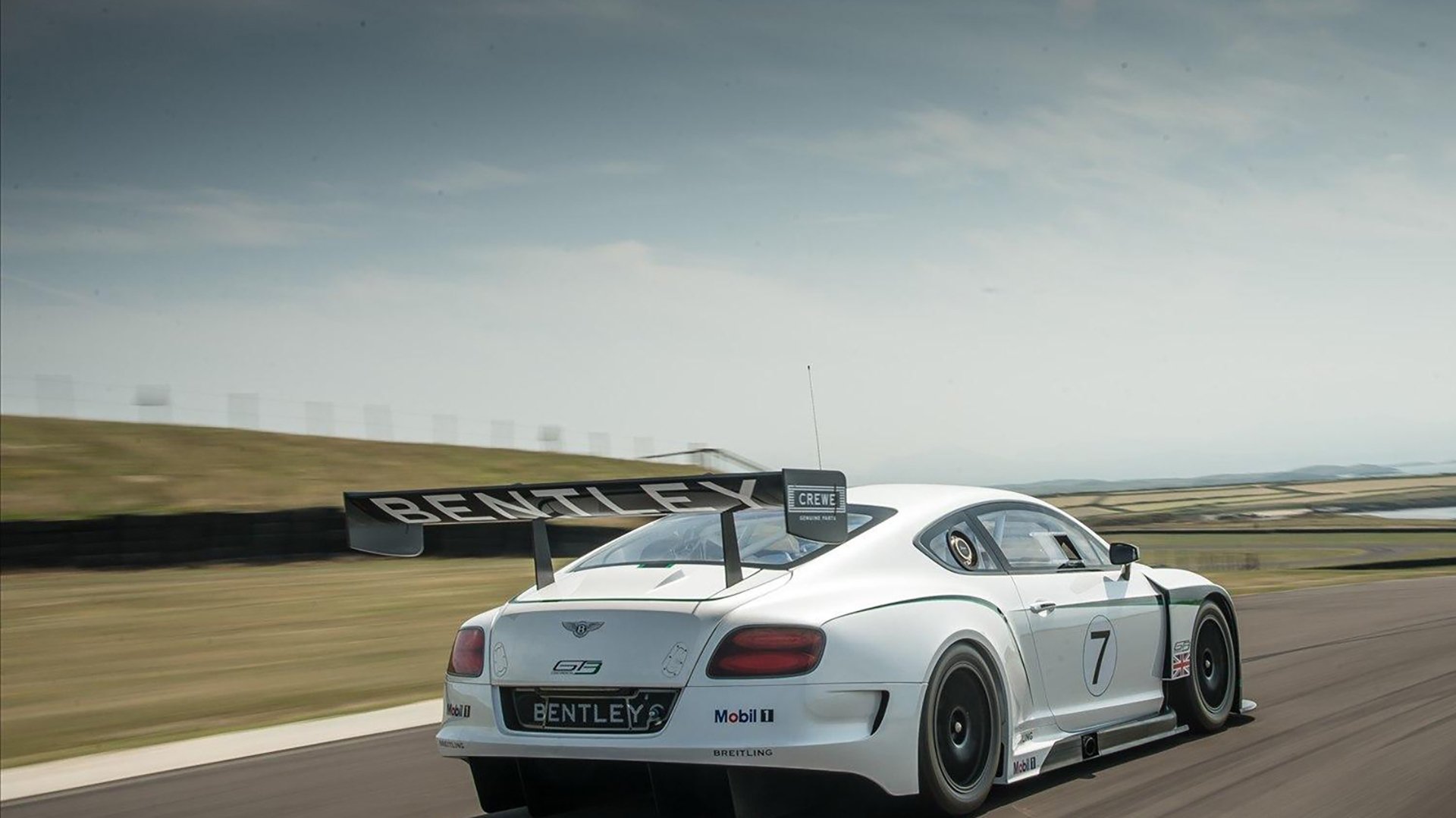 从安第斯山到银石赛道,当玻利维亚掀翻切尔西,法比尼奥在F1的涡轮增压革命